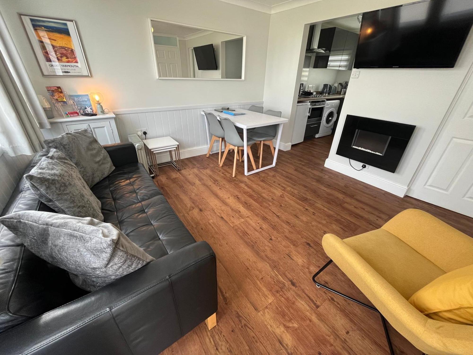 Beachcomber, Sunbeach, Scratby - Two Bed Chalet, Sleeps 4, Free Wi-Fi, Free Club Passes, Free Swimming And Pet Friendly Exteriér fotografie