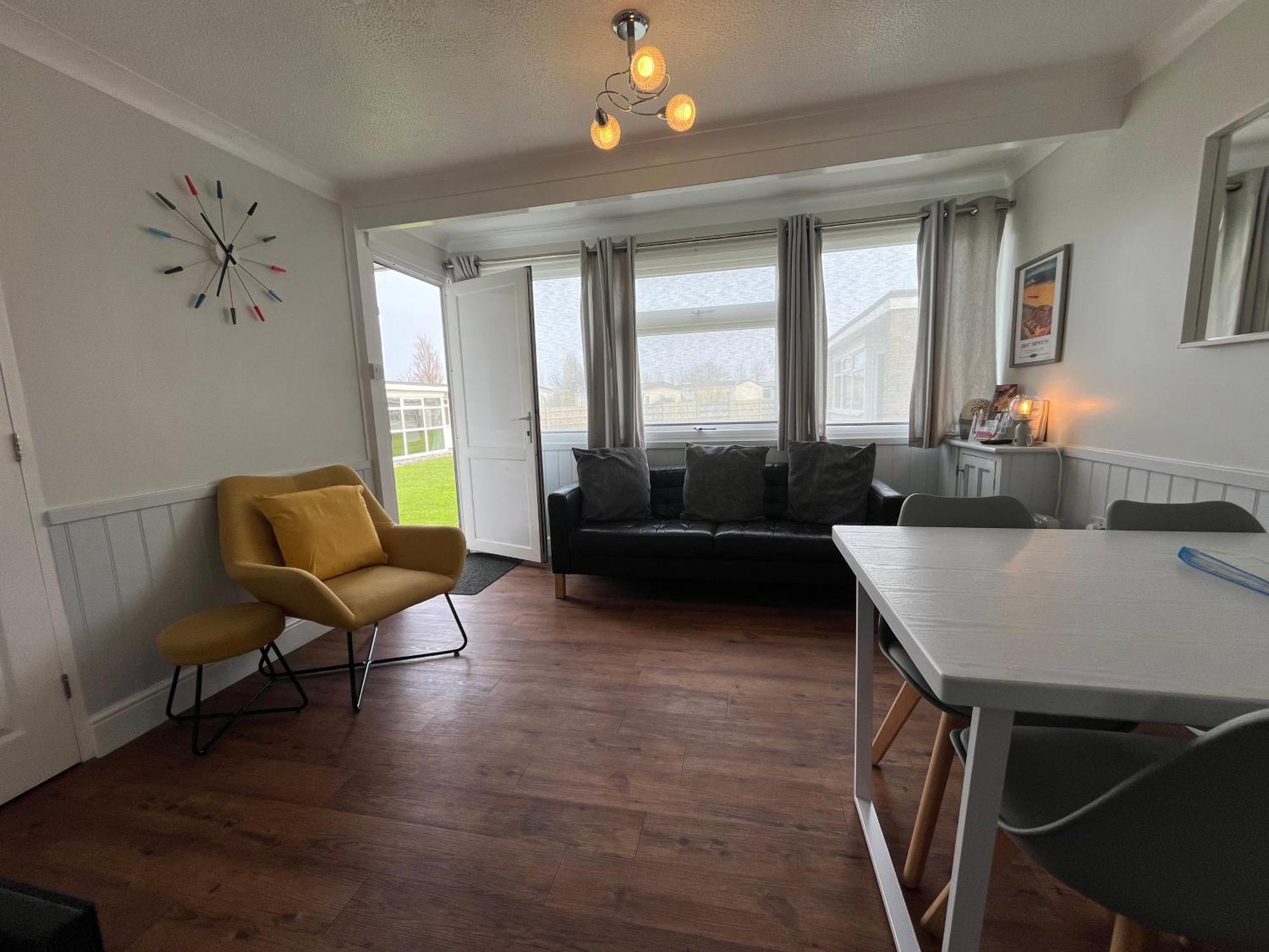 Beachcomber, Sunbeach, Scratby - Two Bed Chalet, Sleeps 4, Free Wi-Fi, Free Club Passes, Free Swimming And Pet Friendly Exteriér fotografie